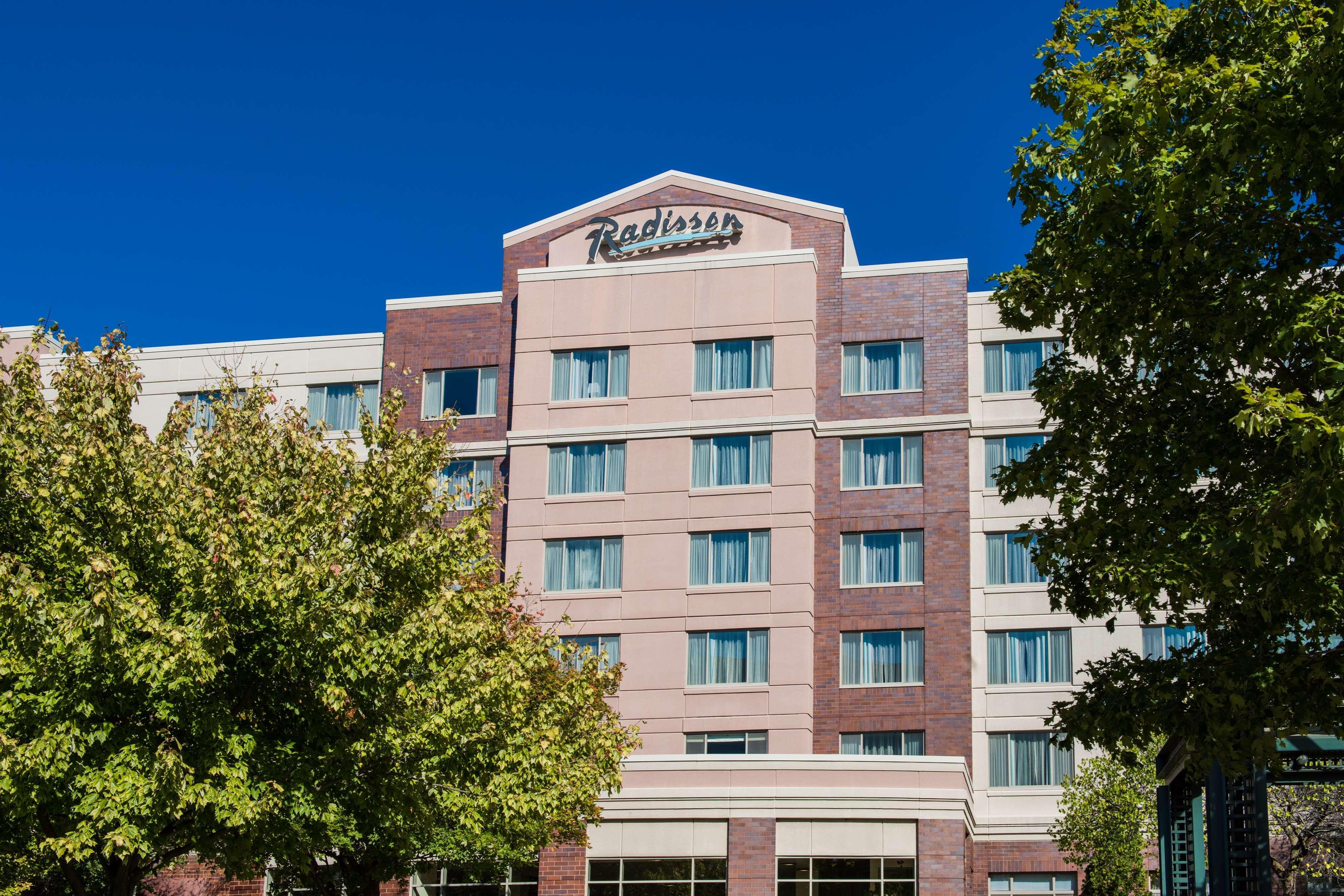 Готель Wyndham Moline On John Deere Commons Екстер'єр фото